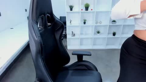 Jazmin Bigboobs online show from 5, 11, 2025