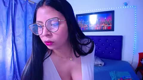 Snapshot of naturalboobs1 chatting on 6, 3, 2025 Annie online show from 6, 3, 2025