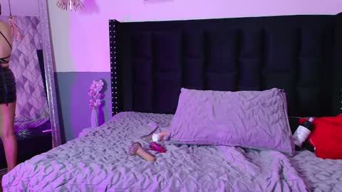 Snapshot of naturaltitss_ chatting on 2, 1, 2025 Gwen online show from 2, 1, 2025