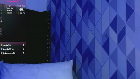 Snapshot of naturaltitss_ chatting on 10, 7, 2026 Gwen online show from 10, 7, 2026