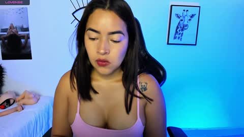Natalia online show from 3, 2, 2025