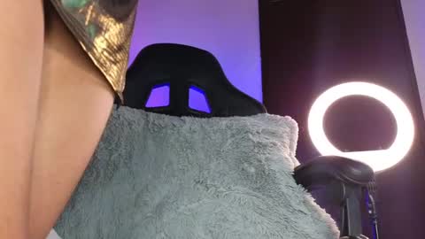 Naty Saenz online show from 10, 1, 2025