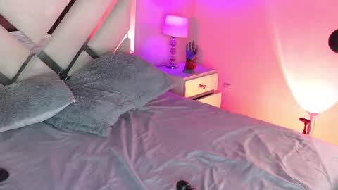 Naty Saenz online show from 13, 2, 2025