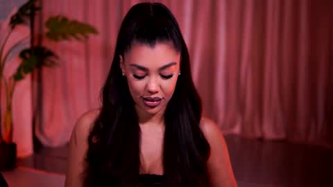 Naty online show from 7, 4, 2026