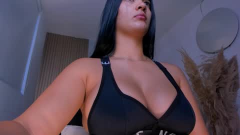 Snapshot of natyferrer chatting on 1, 10, 2025 Naty Ferrer online show from 1, 10, 2025