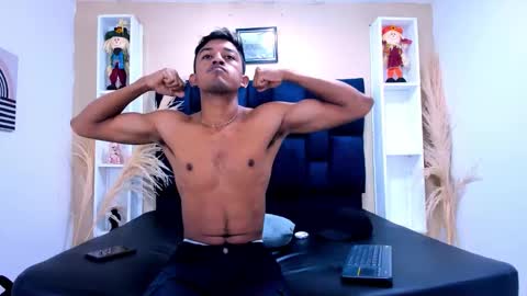 natzuki_ online show from 24, 10, 2025