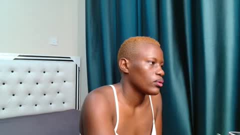 Snapshot of naughty_alexah chatting on 19, 10, 2025 Alexa online show from 19, 10, 2025