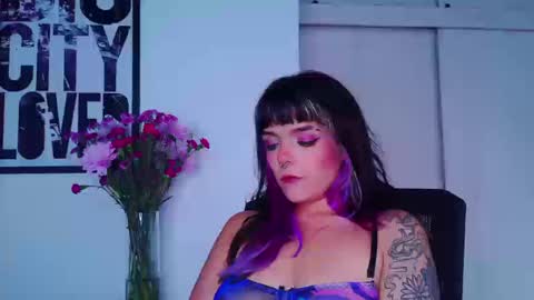 Em  please help me reach 100 thumbs up 3 online show from 13, 9, 2025