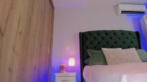 HAPPY HOUR online show from 6, 4, 2026