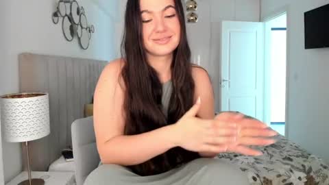 Elena online show from 15, 7, 2026