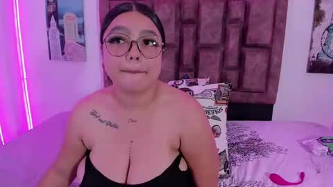 Snapshot of naughtyanamaria chatting on 4, 1, 2025 Ana online show from 4, 1, 2025