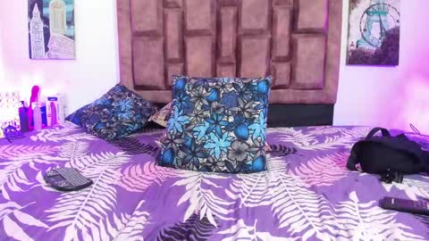 Snapshot of naughtyanamaria chatting on 8, 9, 2025 Ana online show from 8, 9, 2025
