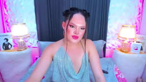 Snapshot of naughtychanell chatting on 5, 2, 2025 naughtychanell online show from 5, 2, 2025