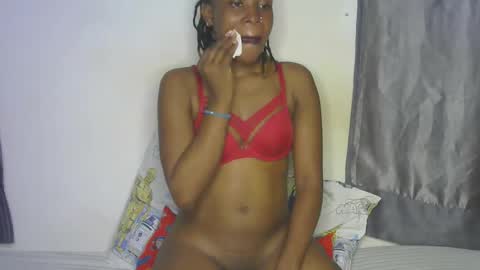 Snapshot of naughtyie chatting on 15, 12, 2025 naughtyie online show from 15, 12, 2025