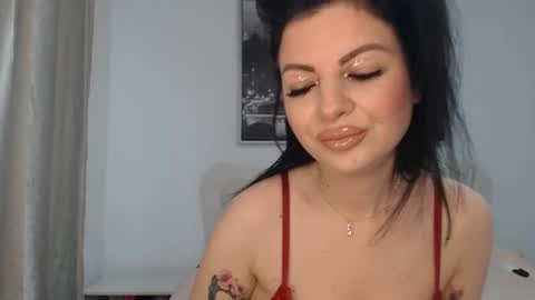 Snapshot of naughtymom666 chatting on 6, 12, 2024 NaughtyMom online show from 6, 12, 2024