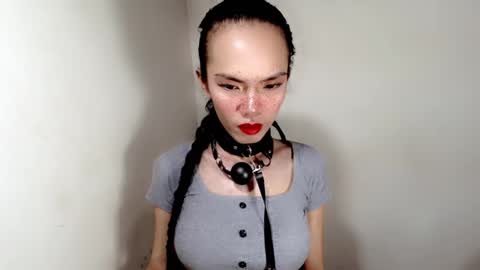 naughtypetiteangel online show from 20, 11, 2025