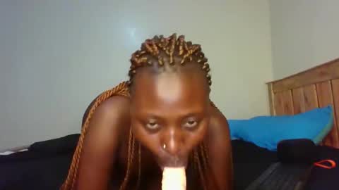 naughtyqueen12 online show from 16, 1, 2026