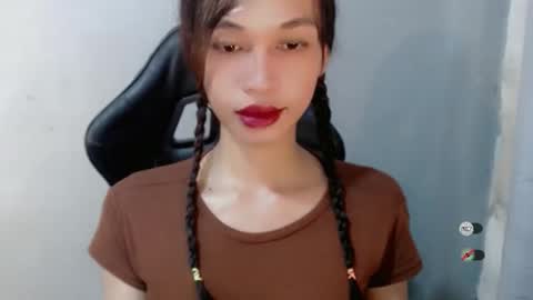 Snapshot of naughtysunshinepinay chatting on 4, 10, 2025 Celine online show from 4, 10, 2025
