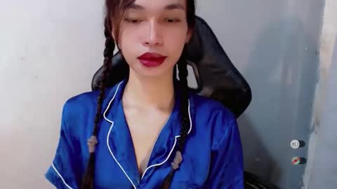 Snapshot of naughtysunshinepinay chatting on 12, 10, 2025 Celine online show from 12, 10, 2025