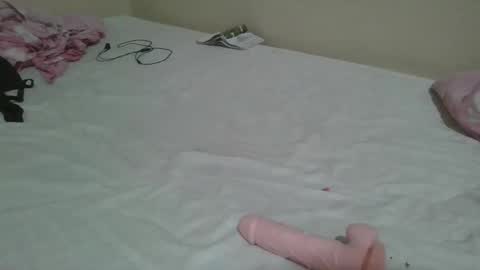 Snapshot of naughtysweetpie chatting on 15, 11, 2025 naughty online show from 15, 11, 2025