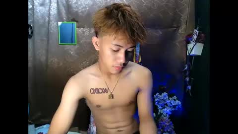 Snapshot of naugthyboyloy chatting on 22, 9, 2025 Loy online show from 22, 9, 2025