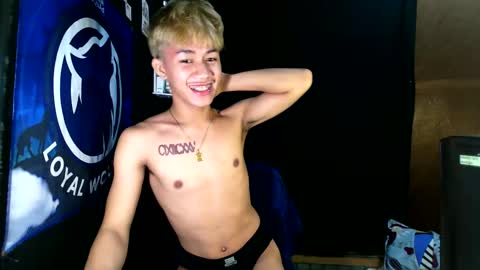 Snapshot of naugthyboyloy chatting on 16, 11, 2025 Loy online show from 16, 11, 2025