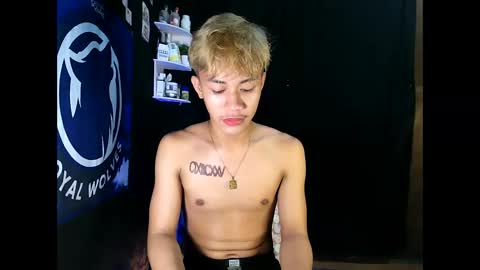 Snapshot of naugthyboyloy chatting on 17, 11, 2025 Loy online show from 17, 11, 2025