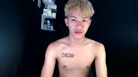 Snapshot of naugthyboyloy chatting on 1, 12, 2025 Loy online show from 1, 12, 2025