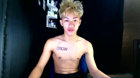 Snapshot of naugthyboyloy chatting on 1, 12, 2025 Loy online show from 1, 12, 2025