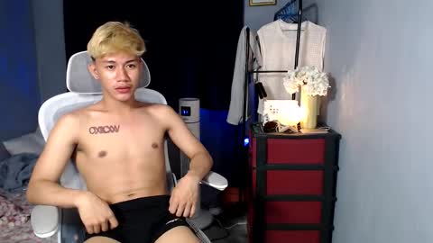 Snapshot of naugthyboyloy chatting on 16, 12, 2025 Loy online show from 16, 12, 2025