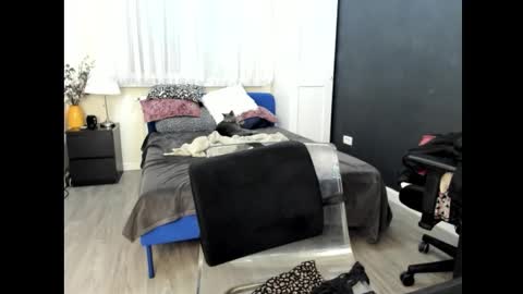 KimBeee online show from 15, 2, 2026