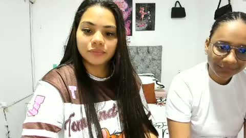 nay_and_aleja online show from 25, 6, 2026