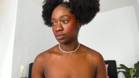 Snapshot of nayah_williams chatting on 12, 12, 2024 Nayah Williams - OnlyFans online show from 12, 12, 2024