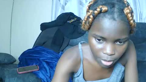 nayela_ online show from 28, 2, 2026