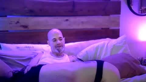 NC Bald And Beautiful online show from 2, 12, 2025