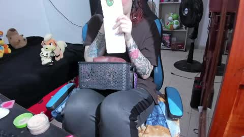 Geek Nicole    im Neeko UwU online show from 18, 4, 2026