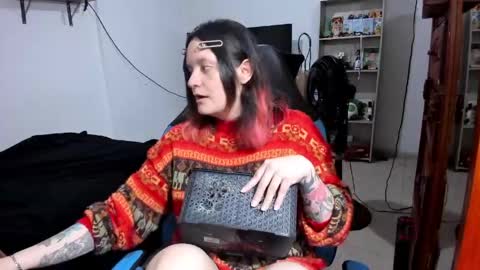 Geek Nicole    im Neeko UwU online show from 17, 5, 2026