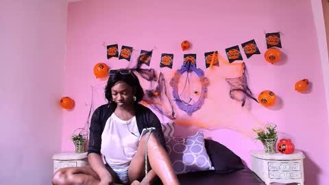 Snapshot of nehandaclarck_ chatting on 10, 10, 2025 Nehanda online show from 10, 10, 2025