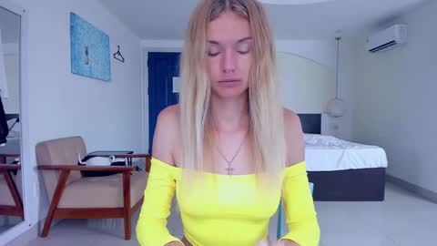 Snapshot of neighbours_love chatting on 2, 12, 2024 neighbours_love online show from 2, 12, 2024