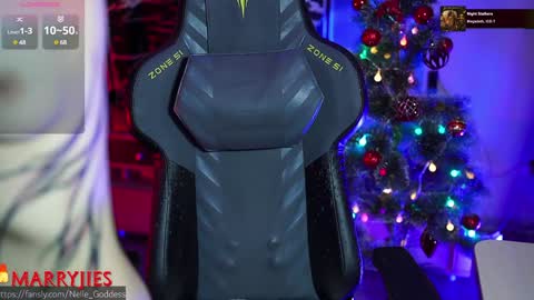 Snapshot of nelle_ chatting on 4, 1, 2025    online show from 4, 1, 2025