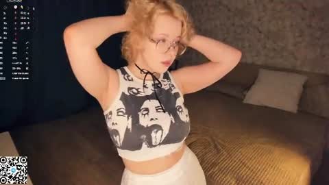 Snapshot of nelly_gloss chatting on 21, 6, 2026 nelly_gloss online show from 21, 6, 2026