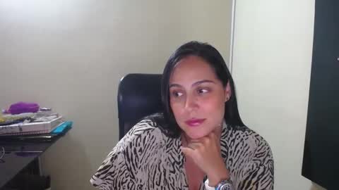 Snapshot of neny445 chatting on 4, 3, 2025 kelly lopez online show from 4, 3, 2025