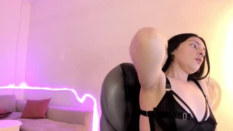 Snapshot of neo_sarah_ chatting on 9, 11, 2025 Sarah online show from 9, 11, 2025