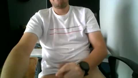 Snapshot of nerdxxx94 chatting on 6, 6, 2026 MrBull online show from 6, 6, 2026
