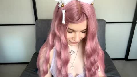 Lori online show from 12, 4, 2026