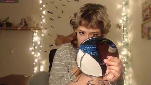 Snapshot of neurotic_witch chatting on 10, 10, 2025 Mar online show from 10, 10, 2025