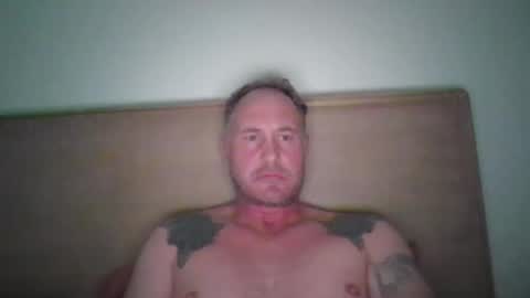 Snapshot of newportman1030 chatting on 18, 9, 2025 amandandhisgirl online show from 18, 9, 2025