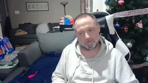 Snapshot of newvvorld chatting on 23, 12, 2024 NewWorld online show from 23, 12, 2024