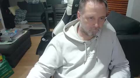 Snapshot of newvvorld chatting on 5, 11, 2025 NewWorld online show from 5, 11, 2025