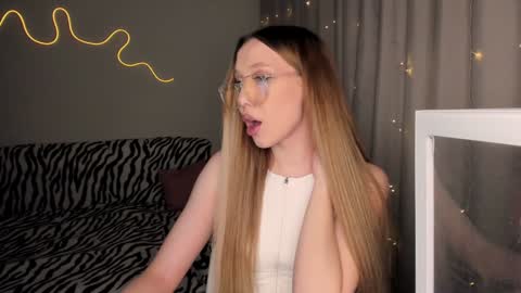 Mina online show from 5, 12, 2024